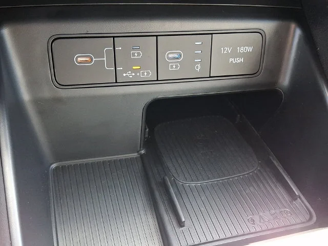 New 2026 White Hyundai SEL Premium image 16
