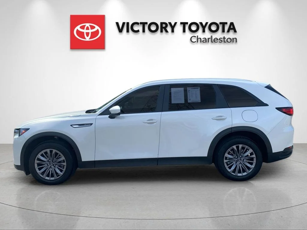 Used 2025 White Mazda 3.3 Turbo Select image 2