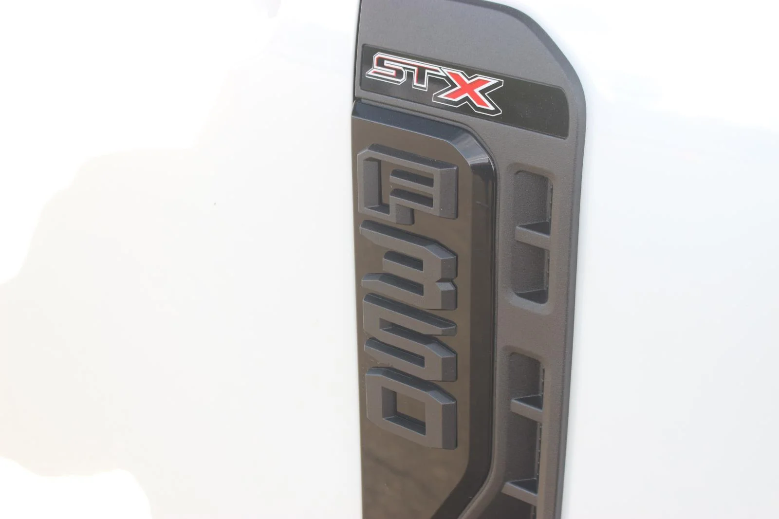 Used 2023 Oxford White Ford XL image 11