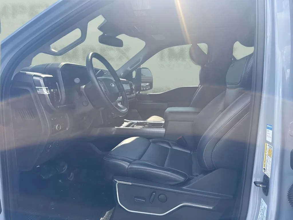 Used 2024 Gray Ford Lariat image 9