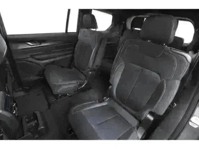 New 2027 Bright White Clear-Coat Paint Jeep Laredo X image 12