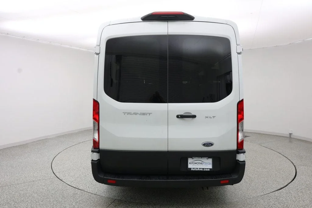 Used 2023 Oxford White Ford T-350 148