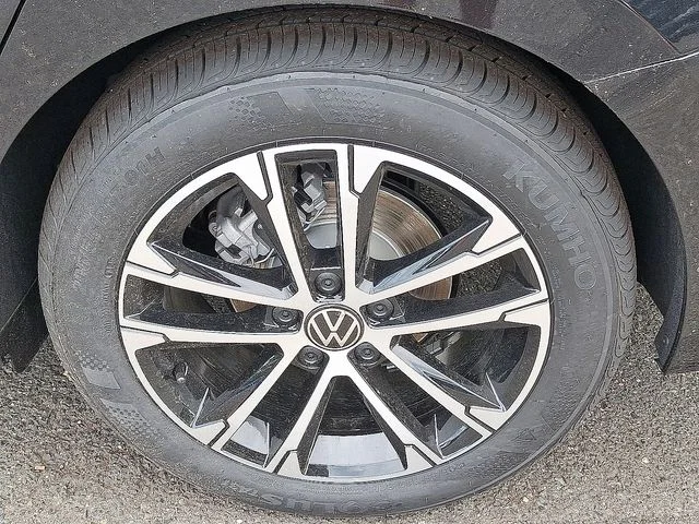 New 2026 Black Volkswagen 1.5T Sport image 5