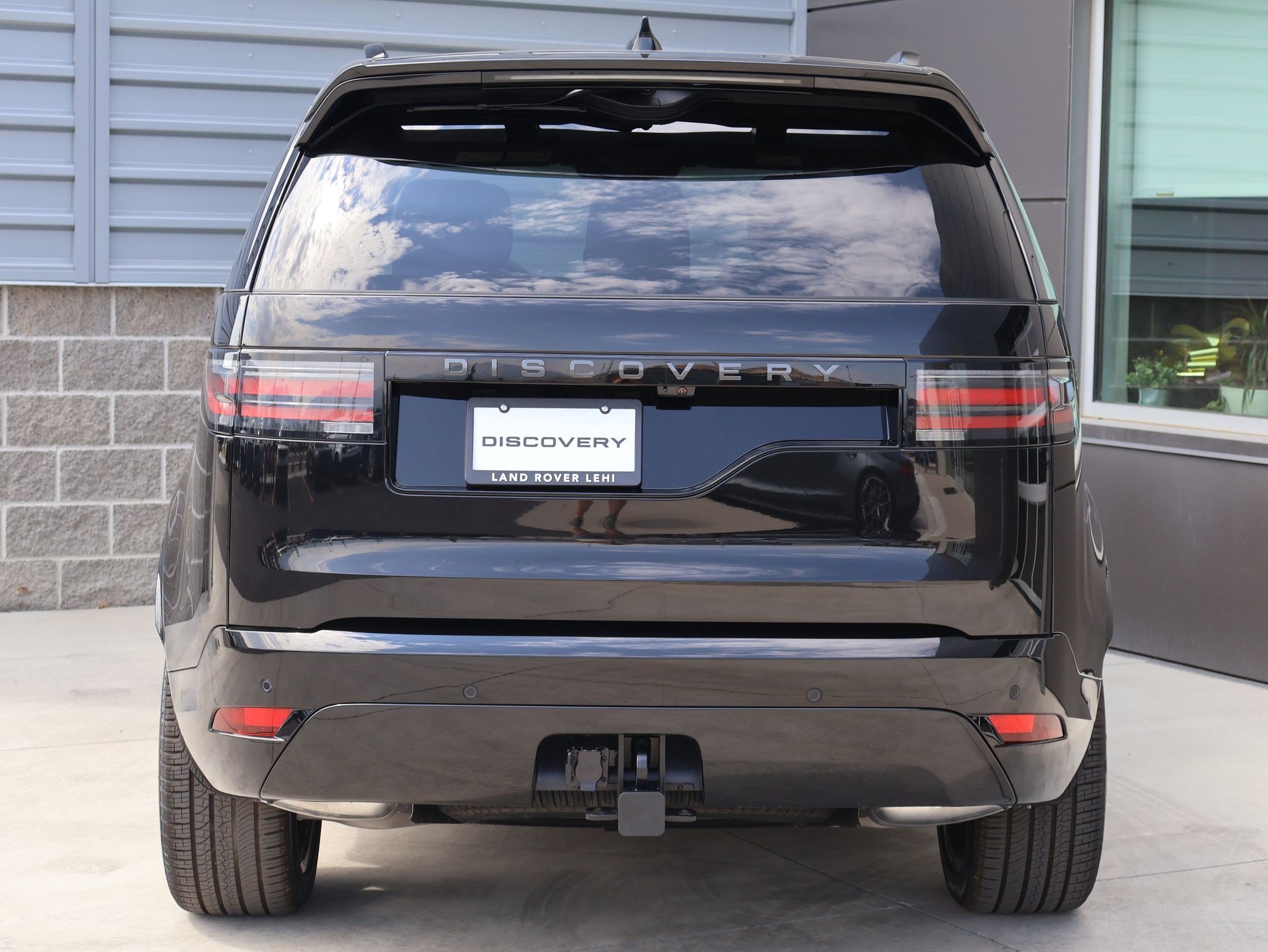 New 2026 Santorini Black LAND ROVER Dynamic SE image 7