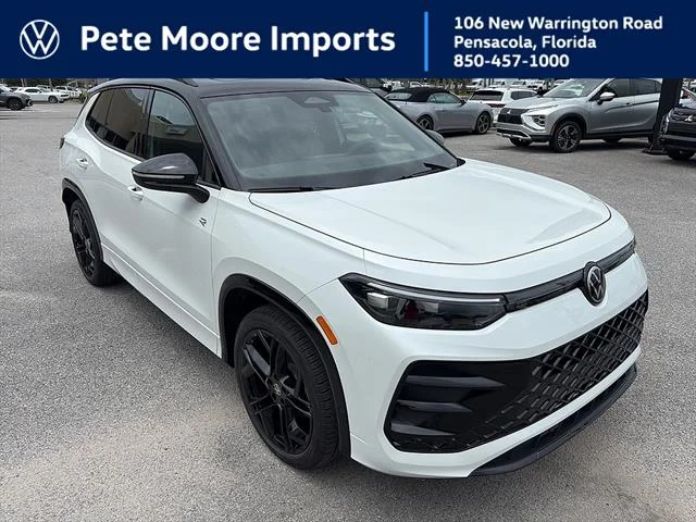 2026 Volkswagen Tiguan 2.0T SE R-Line Black's photo