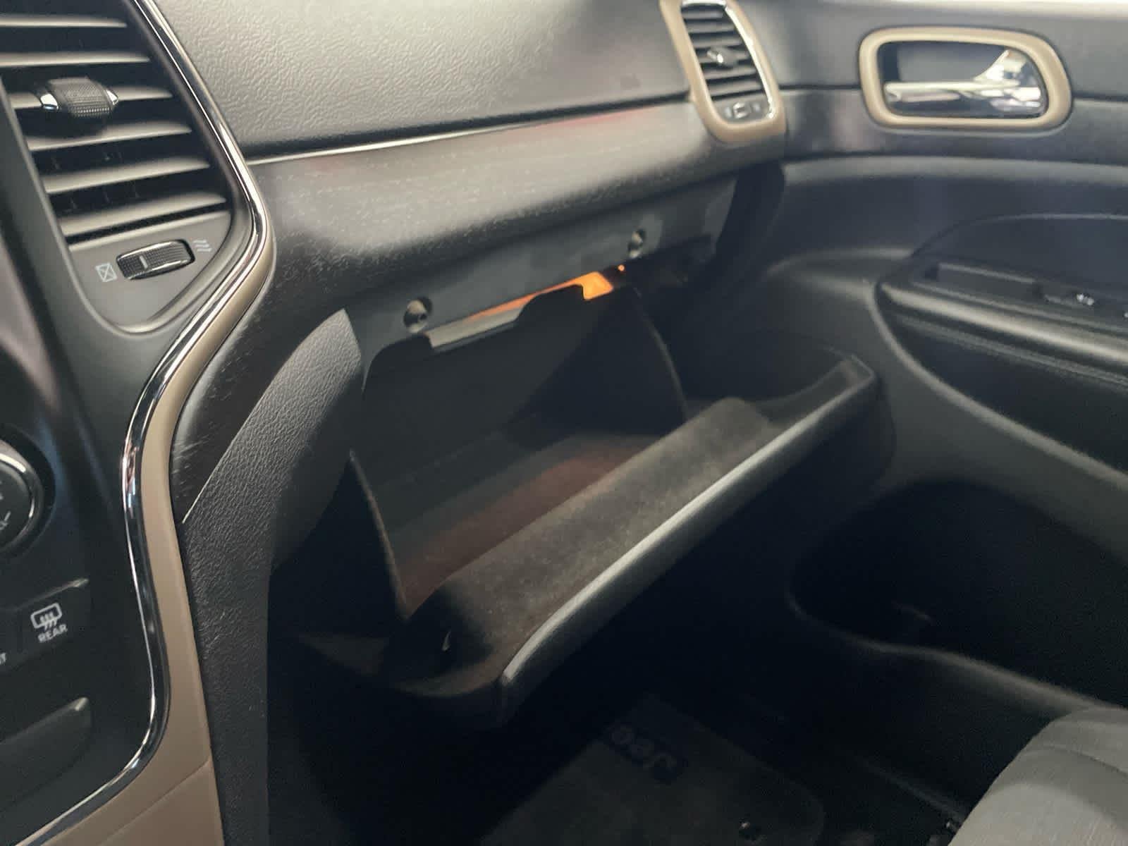 Used 2015 Bright White Clearcoat Jeep Laredo image 47