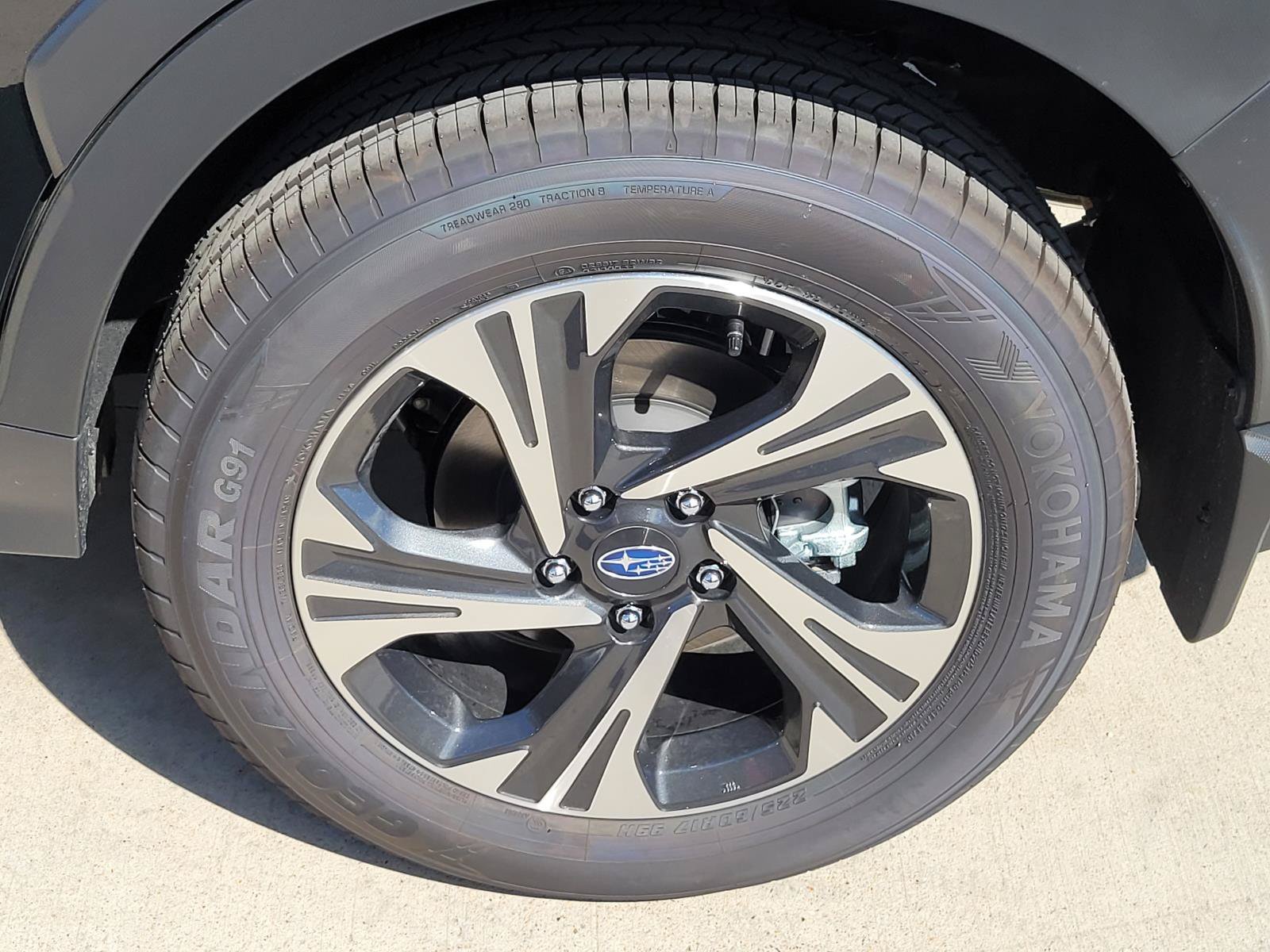 New 2026 CRYSTAL BLACK SILICA Subaru Premium image 20