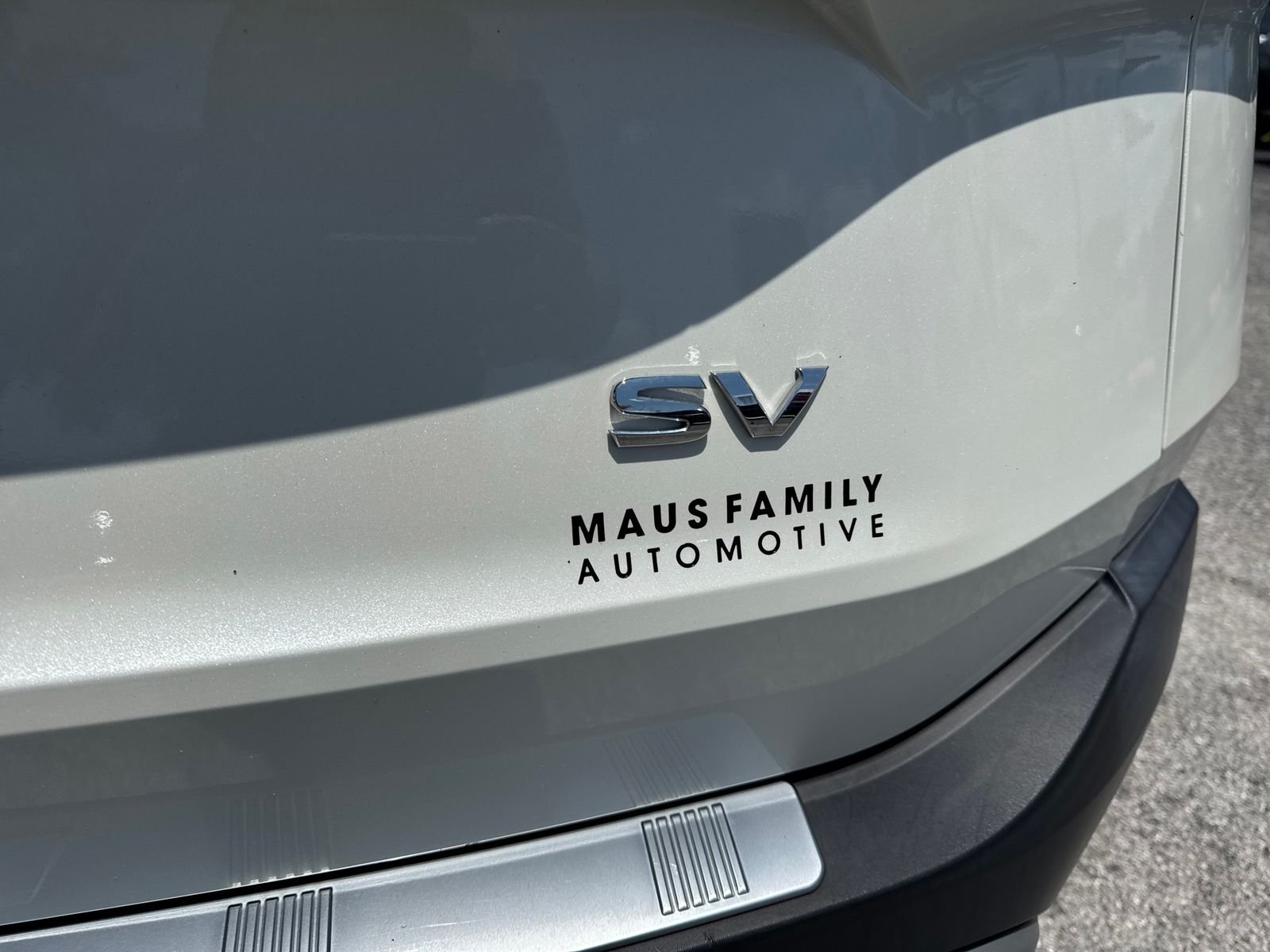 Used 2021 White Nissan SV image 8