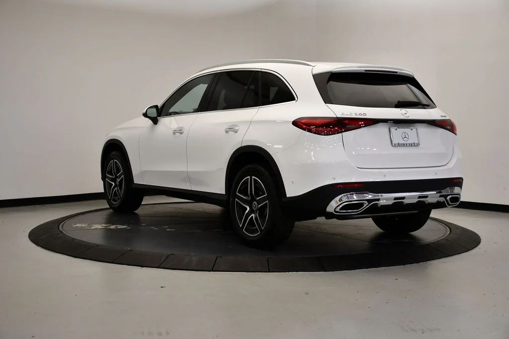 Certified Used 2026 Polar White Mercedes-Benz GLC 300 image 3