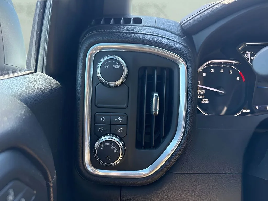 Used 2021 SUMMIT WHITE GMC Elevation image 23