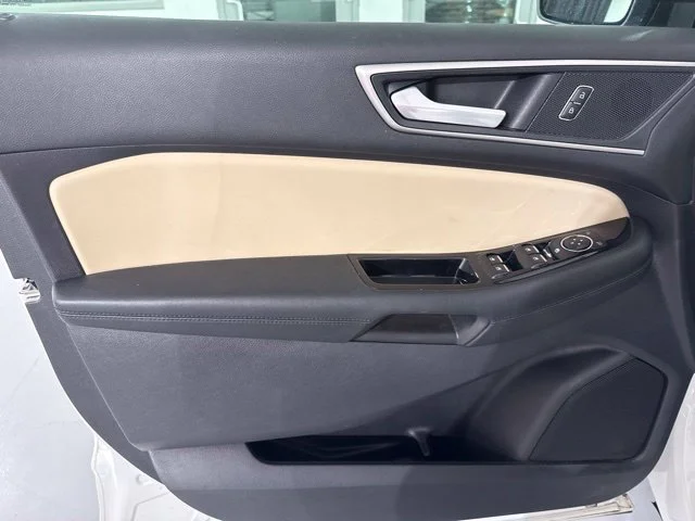 Used 2020 White Ford SEL image 19