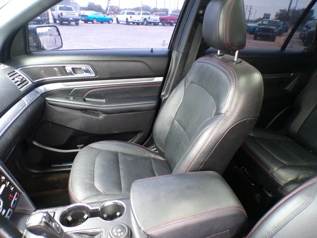Used 2018 Magnetic Metallic Ford Sport image 14