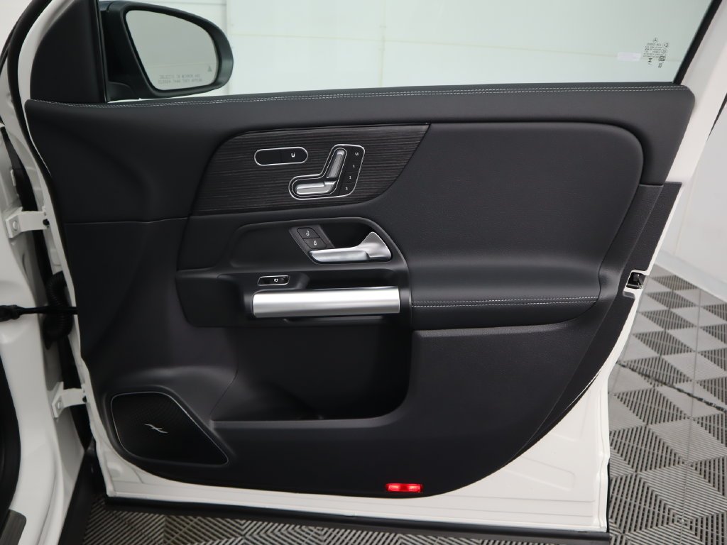 Used 2026 Polar White Mercedes-Benz GLA 250 image 25