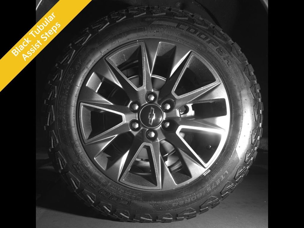Used 2023 Beige Chevrolet Z71 image 28