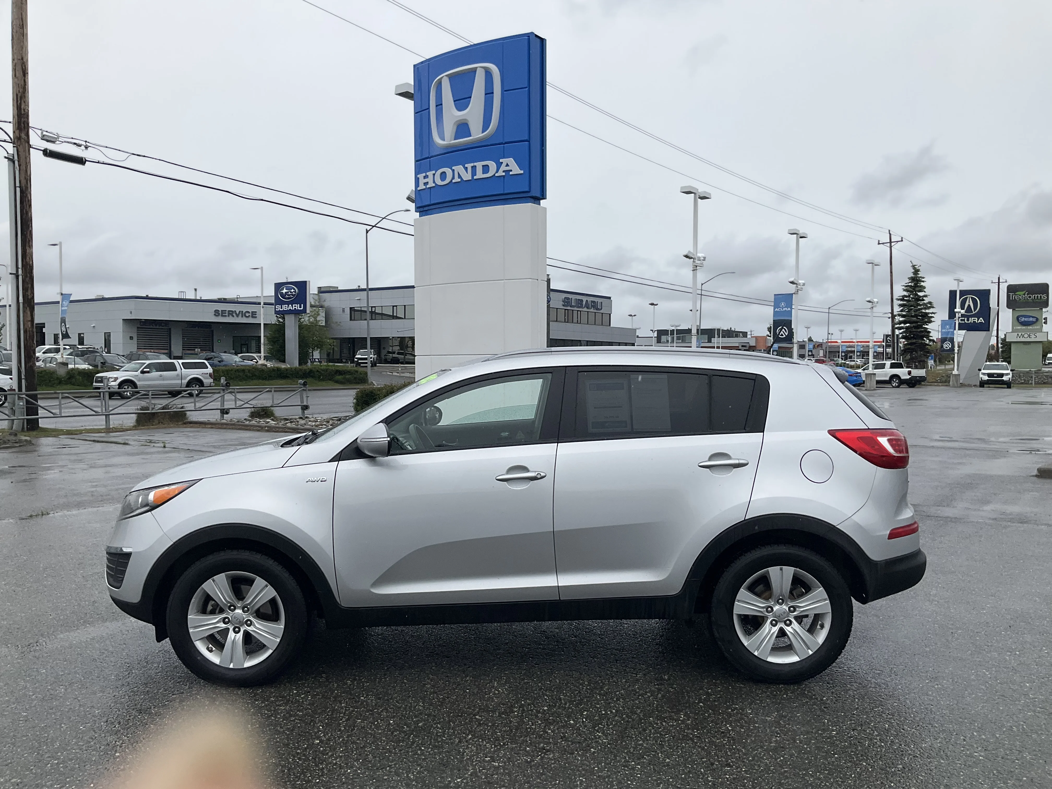 Used 2013 Silver Kia LX image 3