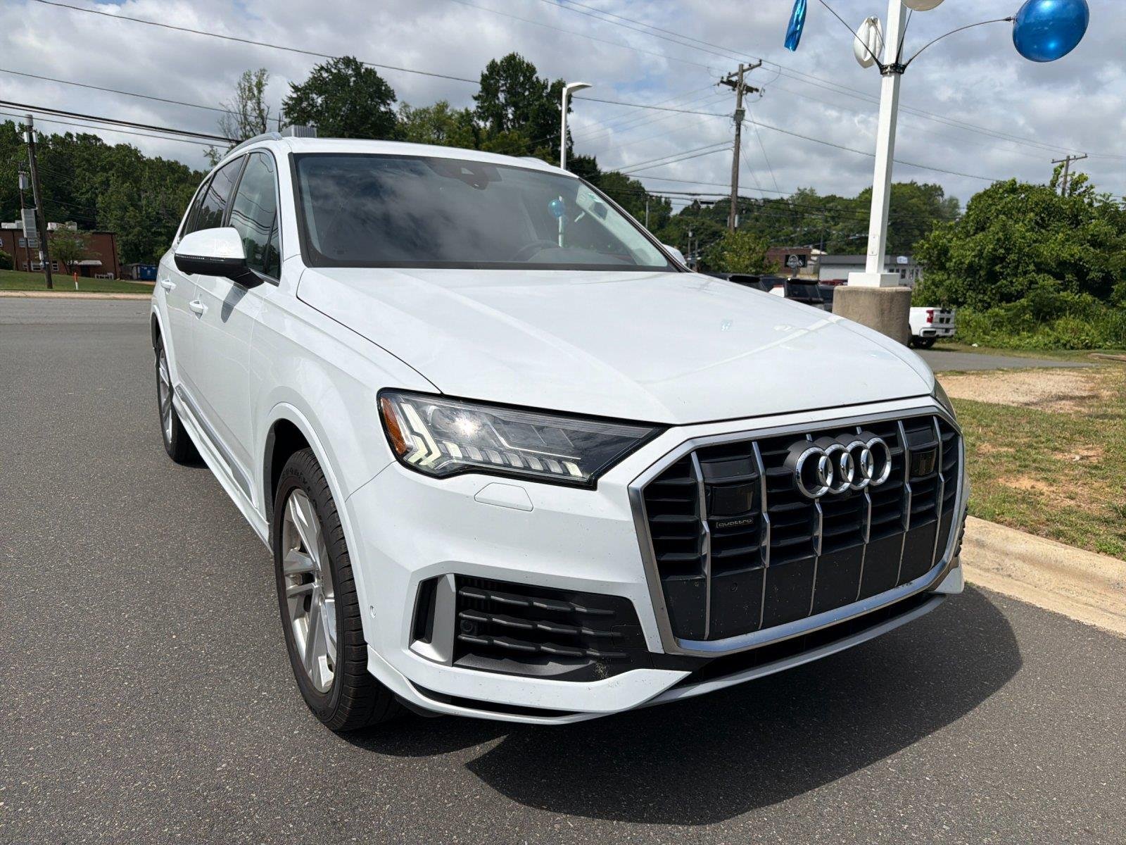 Used 2024  Audi Premium Plus image 7