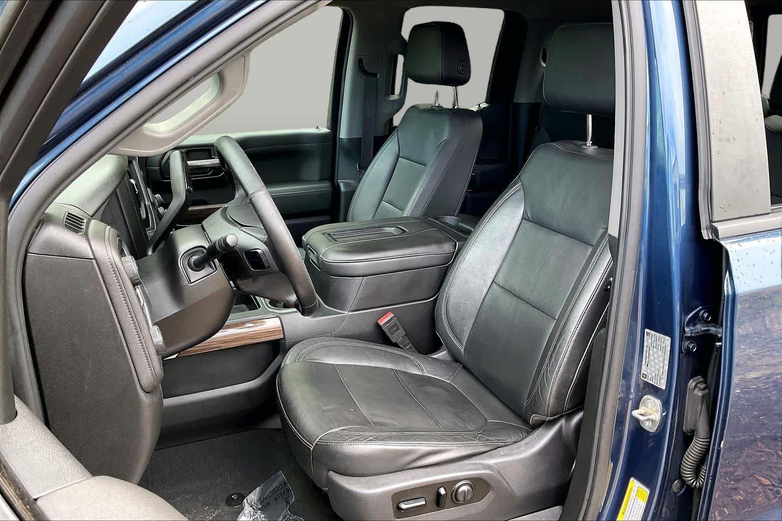 Used 2019 Northsky Blue Metallic Chevrolet RST image 24