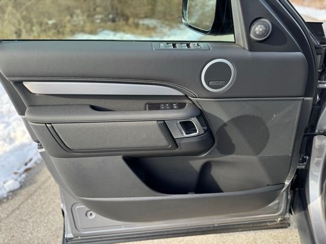 2026 Land Rover Discovery Gemini Edition - Photo 8