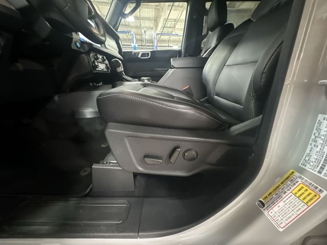 New 2026 Avalanche Gray Ford Outer Banks® image 18