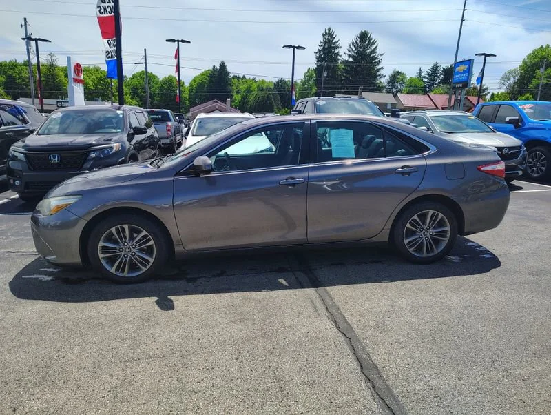 Used 2017 Gray Toyota SE image 8