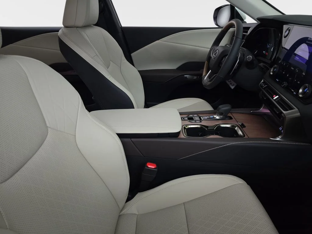 New 2026 Eminent White Pearl Lexus PREMIUM PLUS image 9