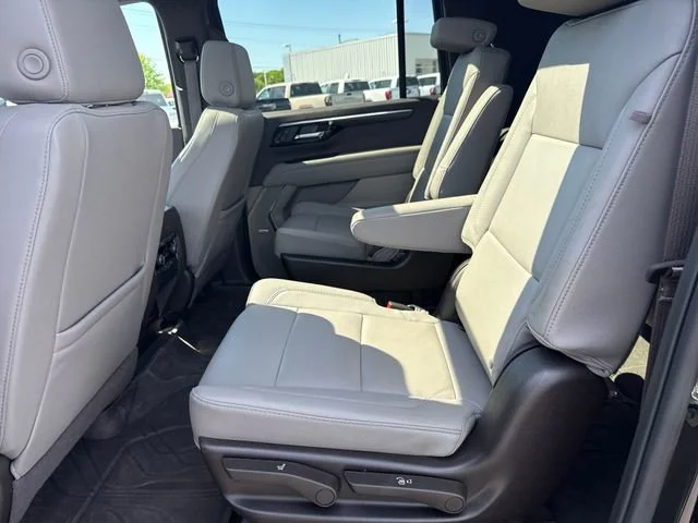 Used 2025 Black Chevrolet Z71 image 30