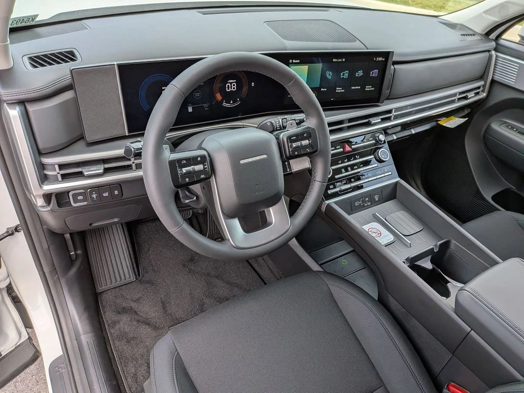 New 2026 White Hyundai SE image 10