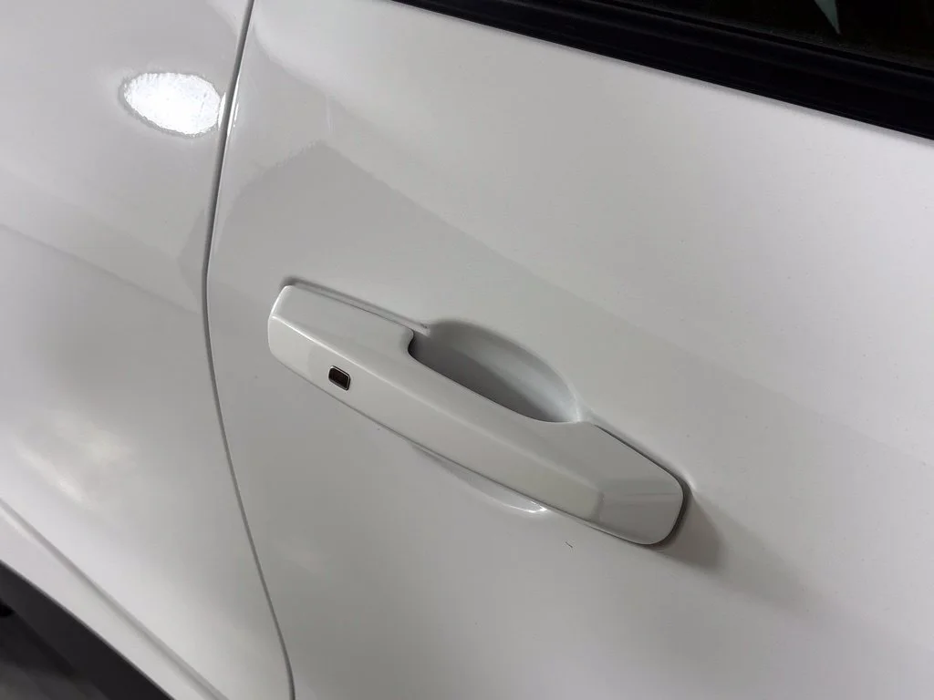 Used 2024 Summit White Chevrolet LT image 15