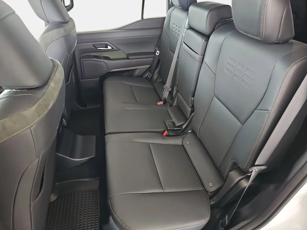 New 2026  Lexus 550 Overtrail image 13