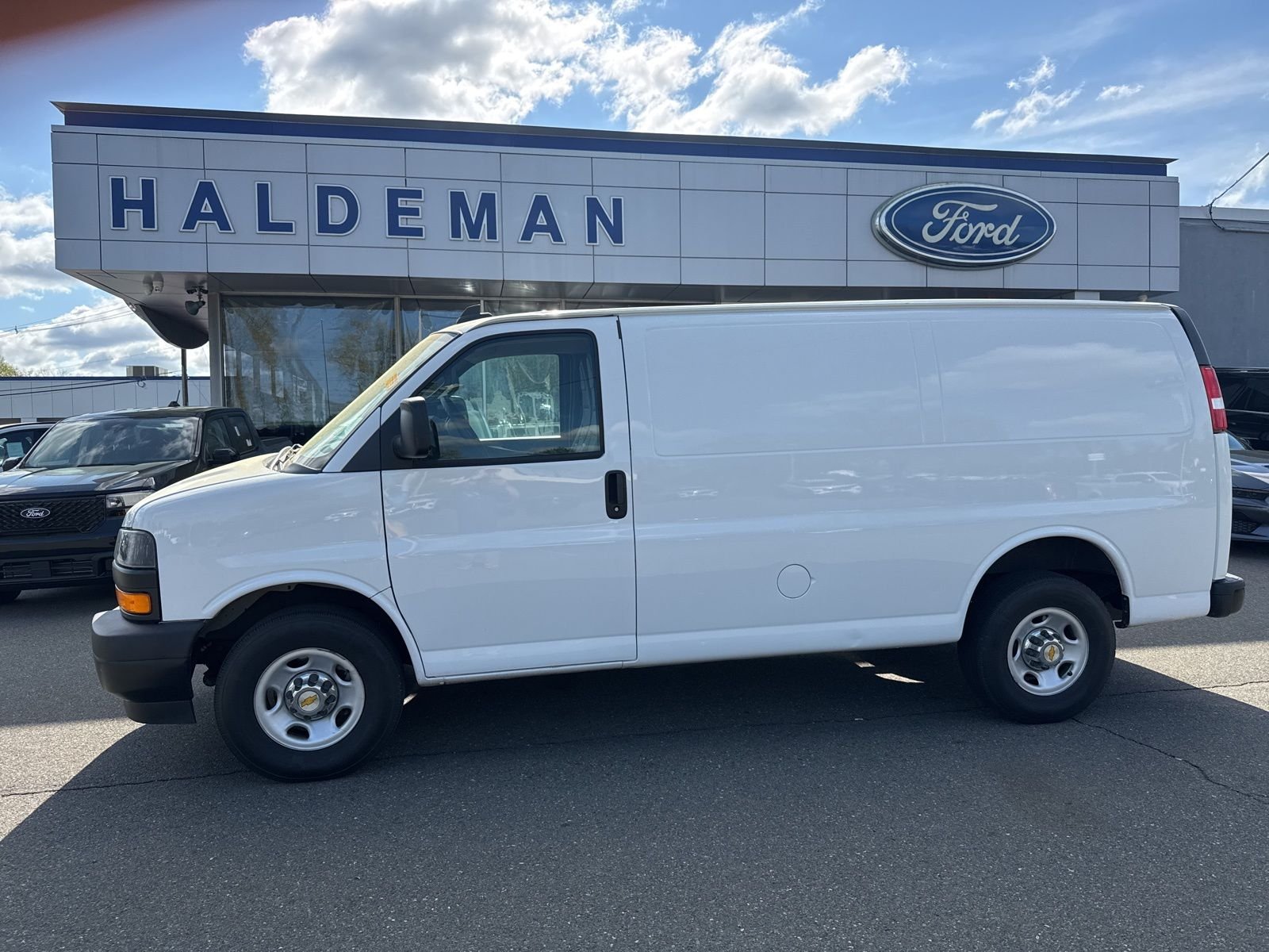 2022 Chevrolet Express Cargo