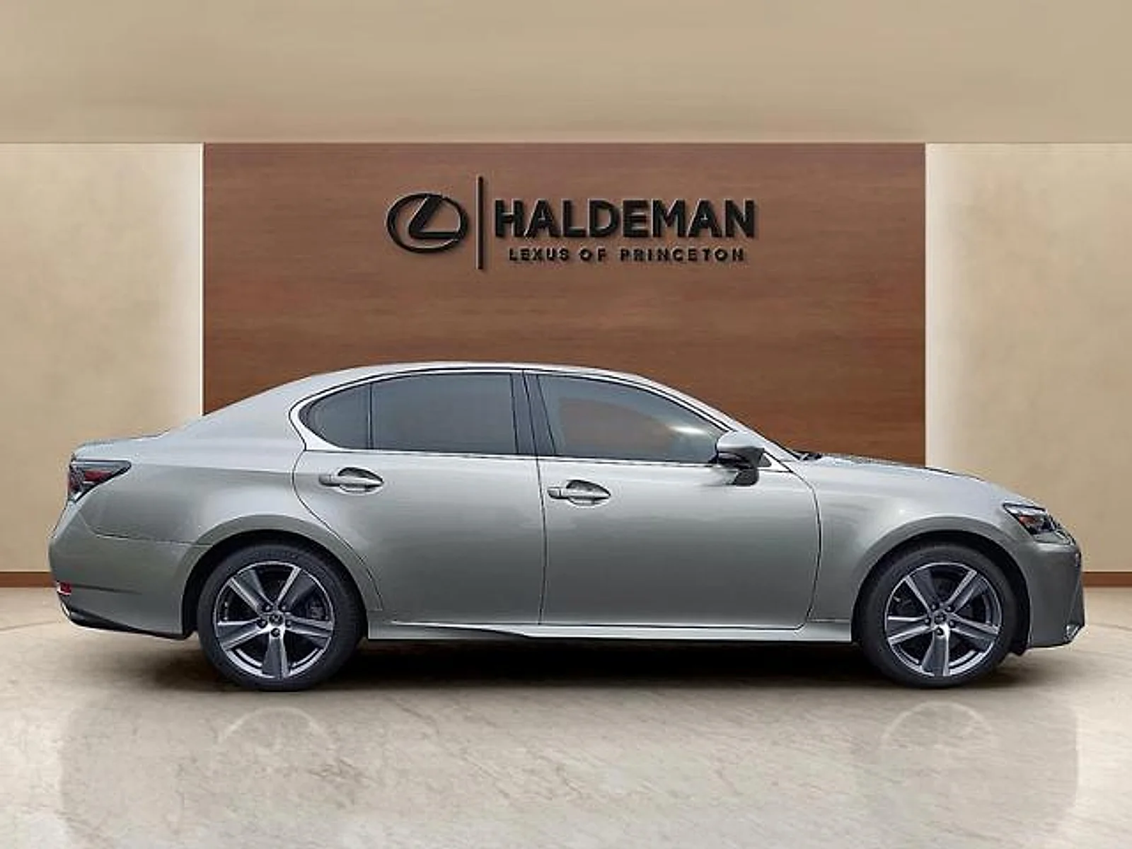 Used 2020 Atomic Silver Lexus  image 7