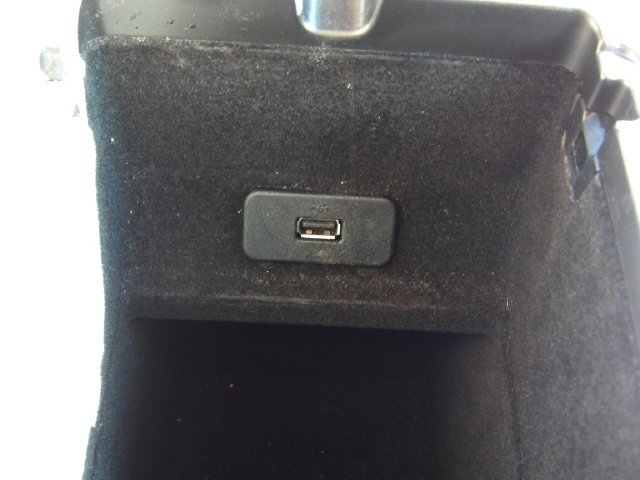 Used 2016 Black Velvet Lincoln Select image 36