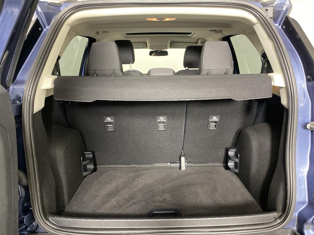 Used 2022 Blue Ford SE image 26
