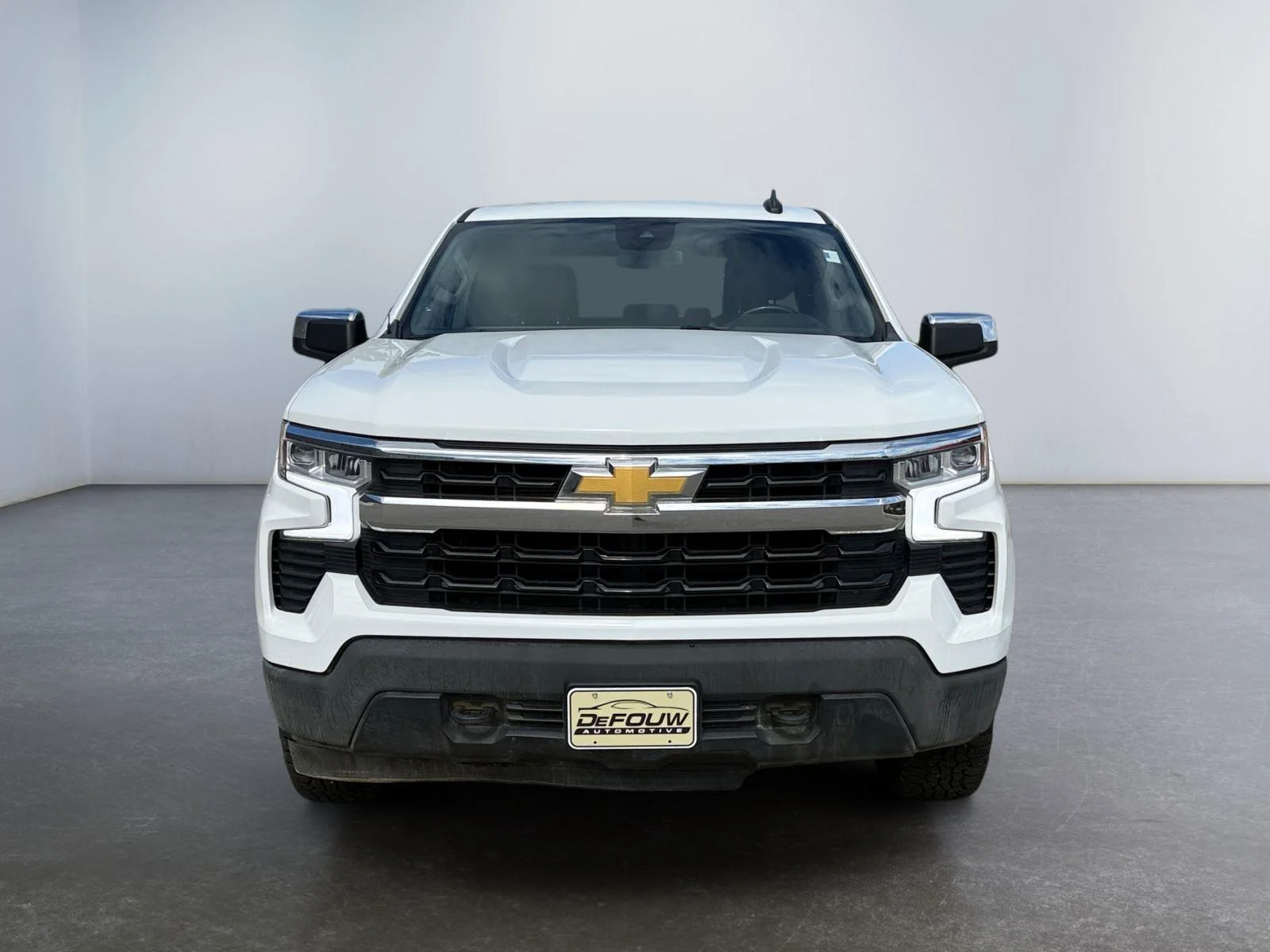 Used 2024 Summit White Chevrolet LT image 8
