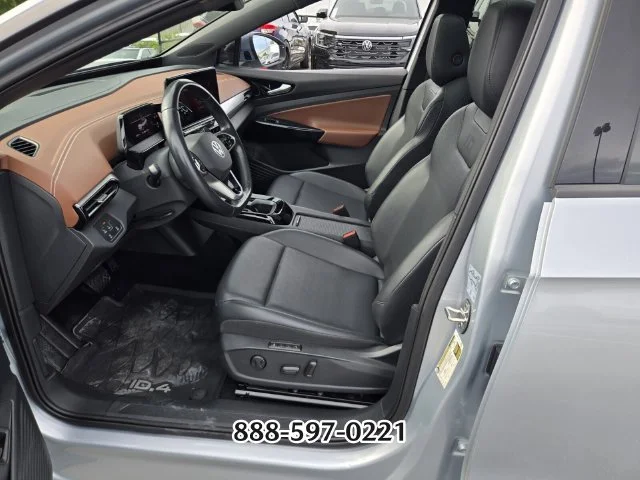Used 2021  Volkswagen Pro S image 10
