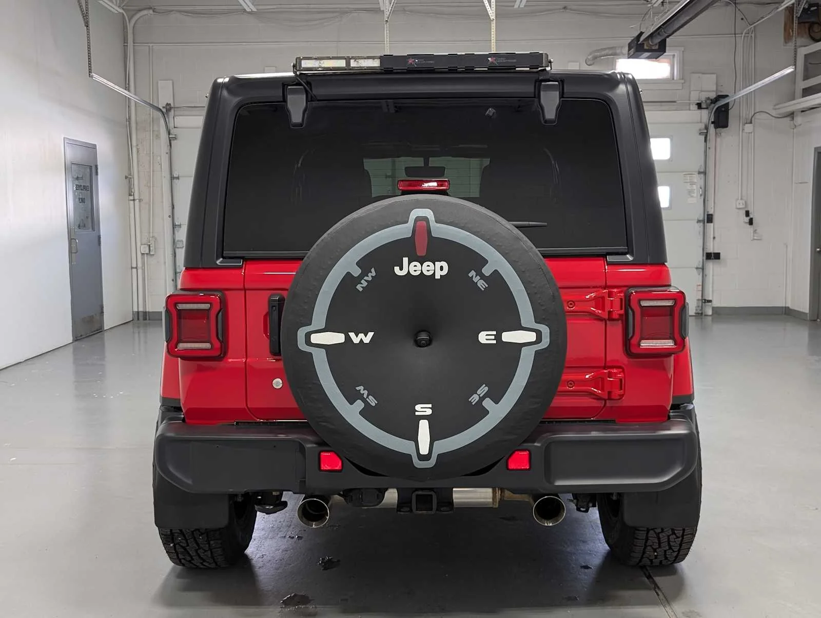 Used 2019 Firecracker Red Clearcoat Jeep Sahara image 9