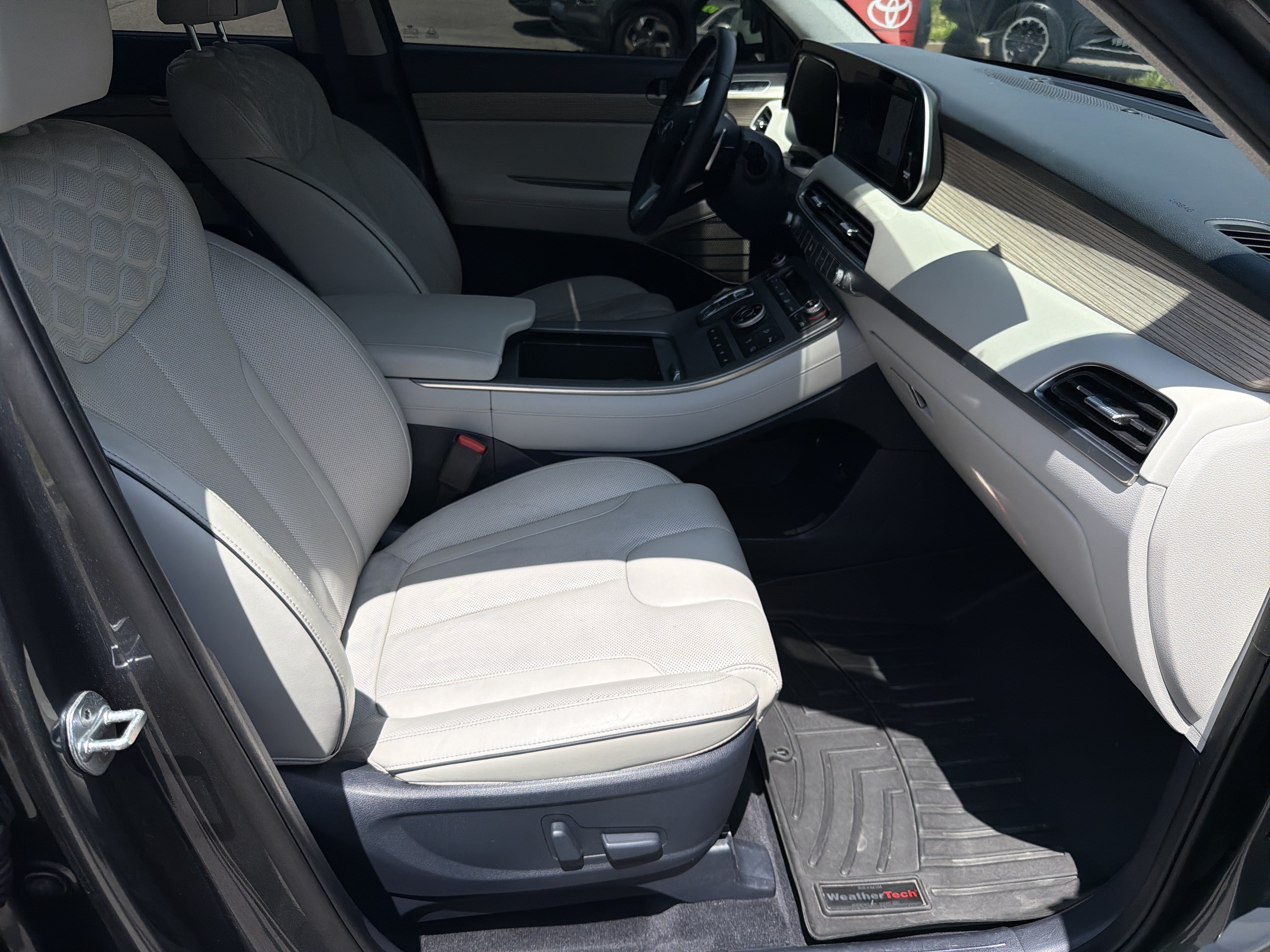 Used 2021 Steel Graphite Hyundai Limited image 23