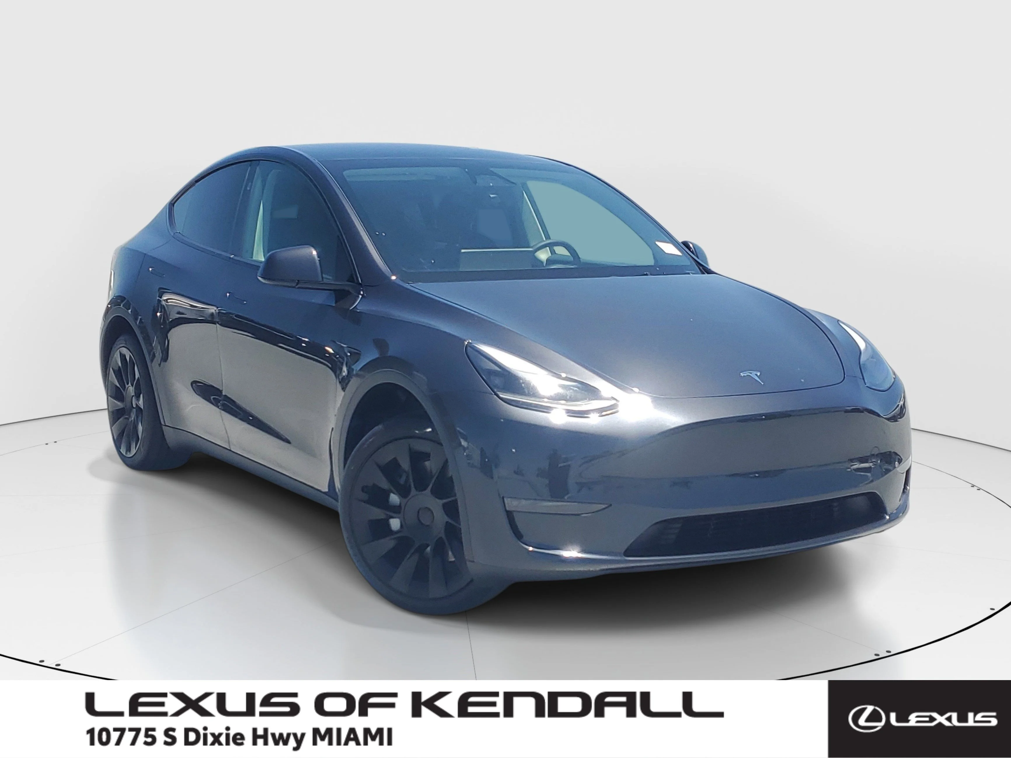 2025 Tesla Model Y Long Range Rear Wheel Drive's photo
