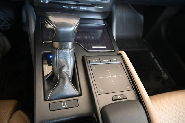 Used 2019 Silver Lexus 350 Ultra Luxury image 35