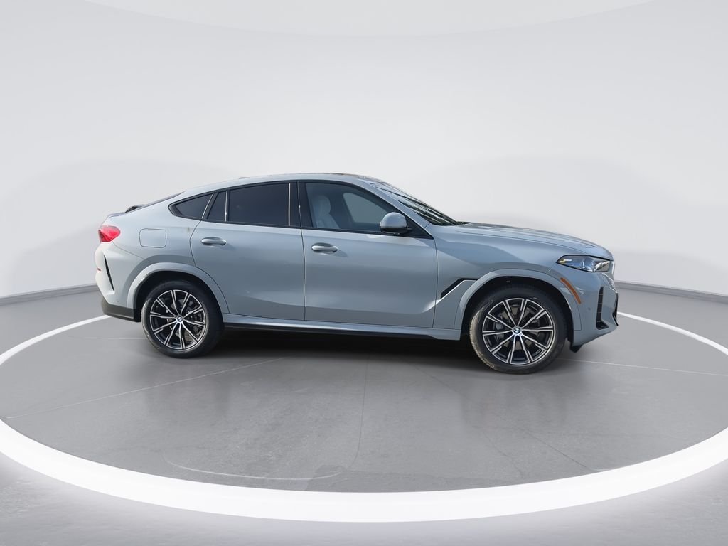Used 2026 Gray Metallic BMW xDrive40i image 9