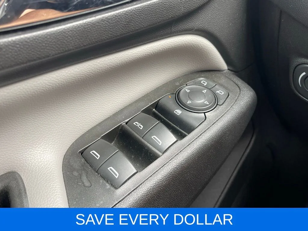 Used 2022 White Chevrolet LT image 16