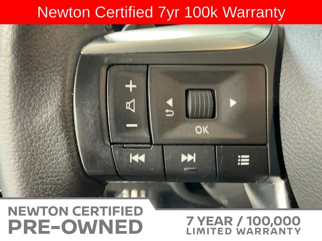 Certified Used 2025 Mineral Black INFINITI LUXE image 40