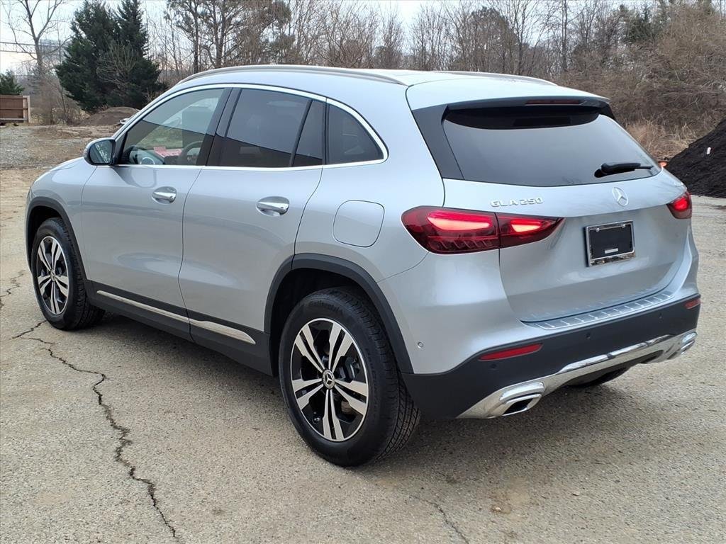 Used 2026 Cirrus Silver Metallic Mercedes-Benz GLA 250 image 10
