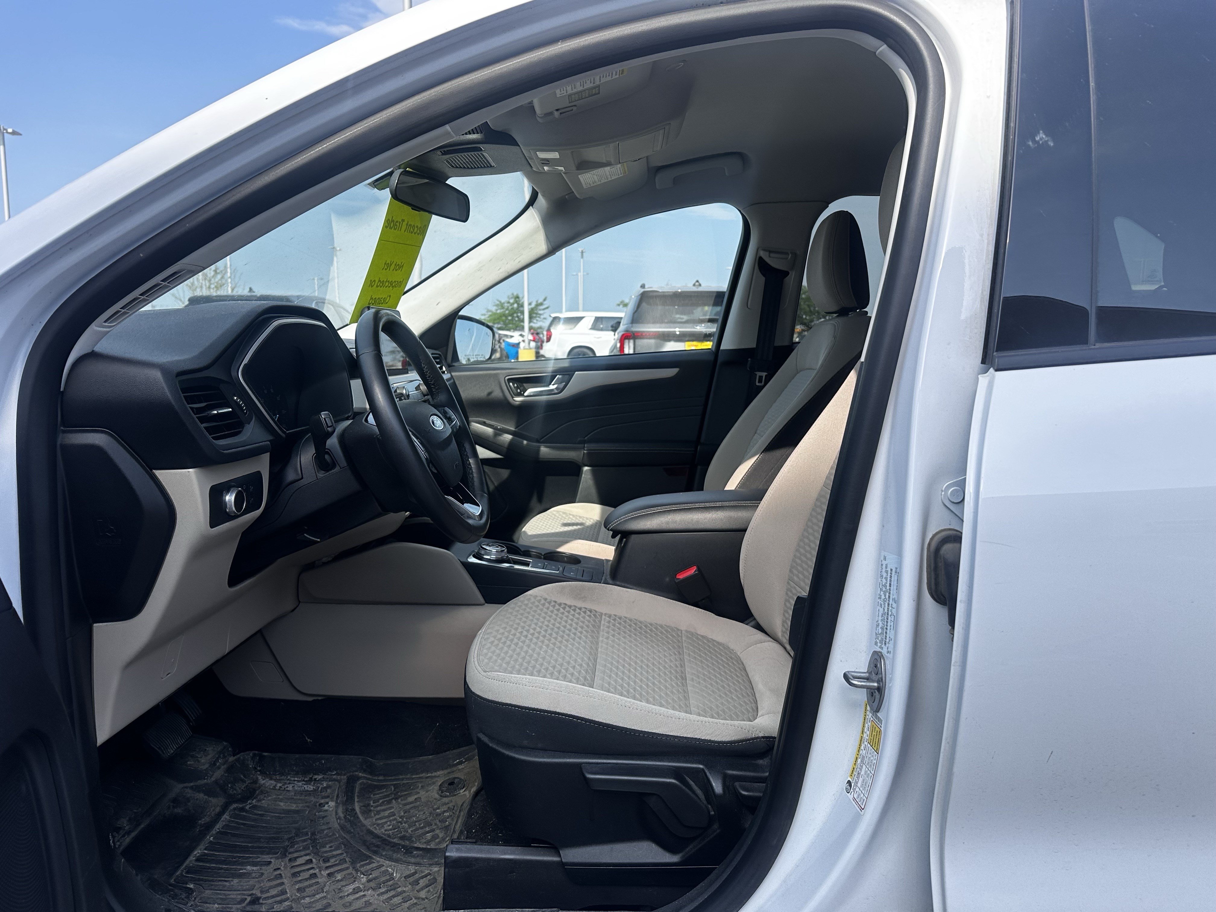 Used 2021 Oxford White Ford SE image 7