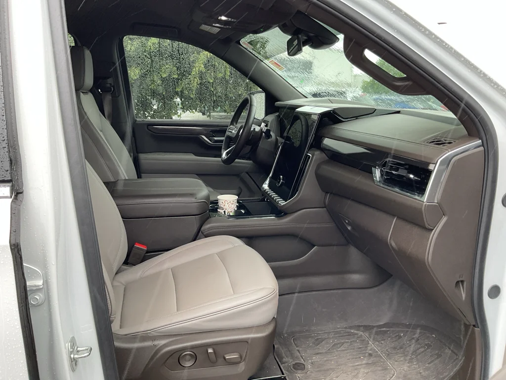 Used 2025 Summit White GMC Elevation image 11