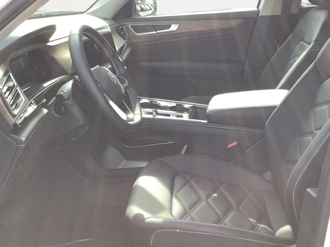 New 2026 PURE GRAY Volkswagen 2.0T SE w/Technology image 22