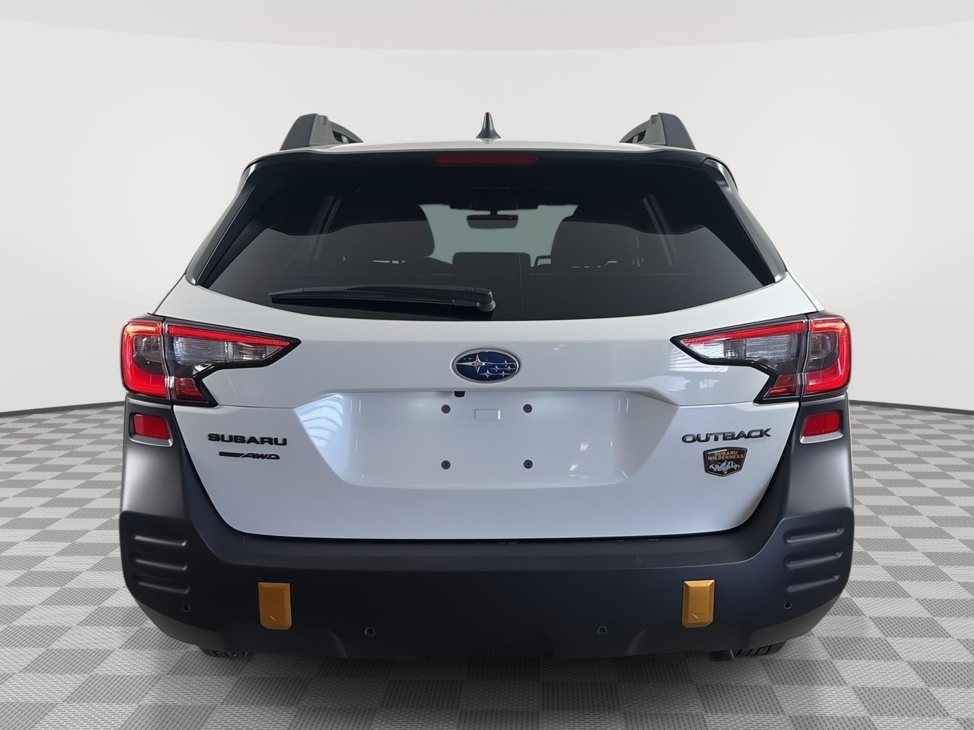 Used 2025 Crystal White Pearl Subaru Wilderness image 18