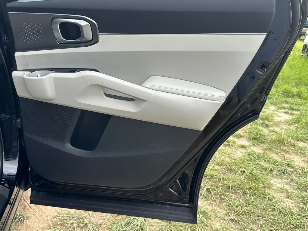 2025 Kia Sorento EX Hybrid - Photo 16
