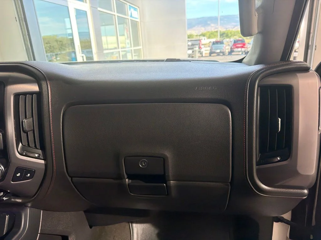 Used 2015 White Diamond Tricoat GMC SLT image 42