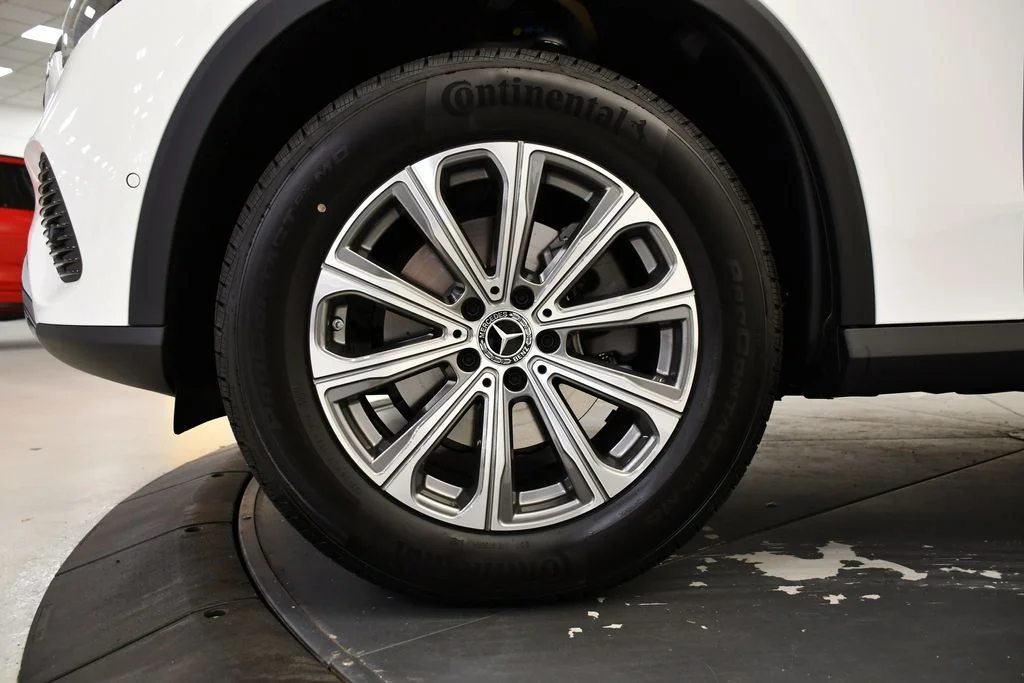 Certified Used 2026 Polar White Mercedes-Benz GLC 300 image 13